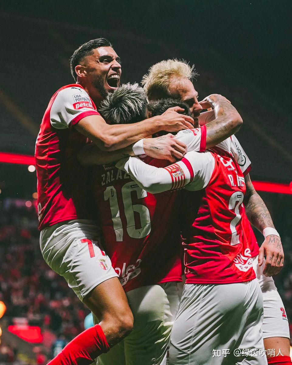 关于纽卡斯尔迎葡超关键赛；国际比赛日主帅复盘；悬念犹存；赛季目标并未改变的信息