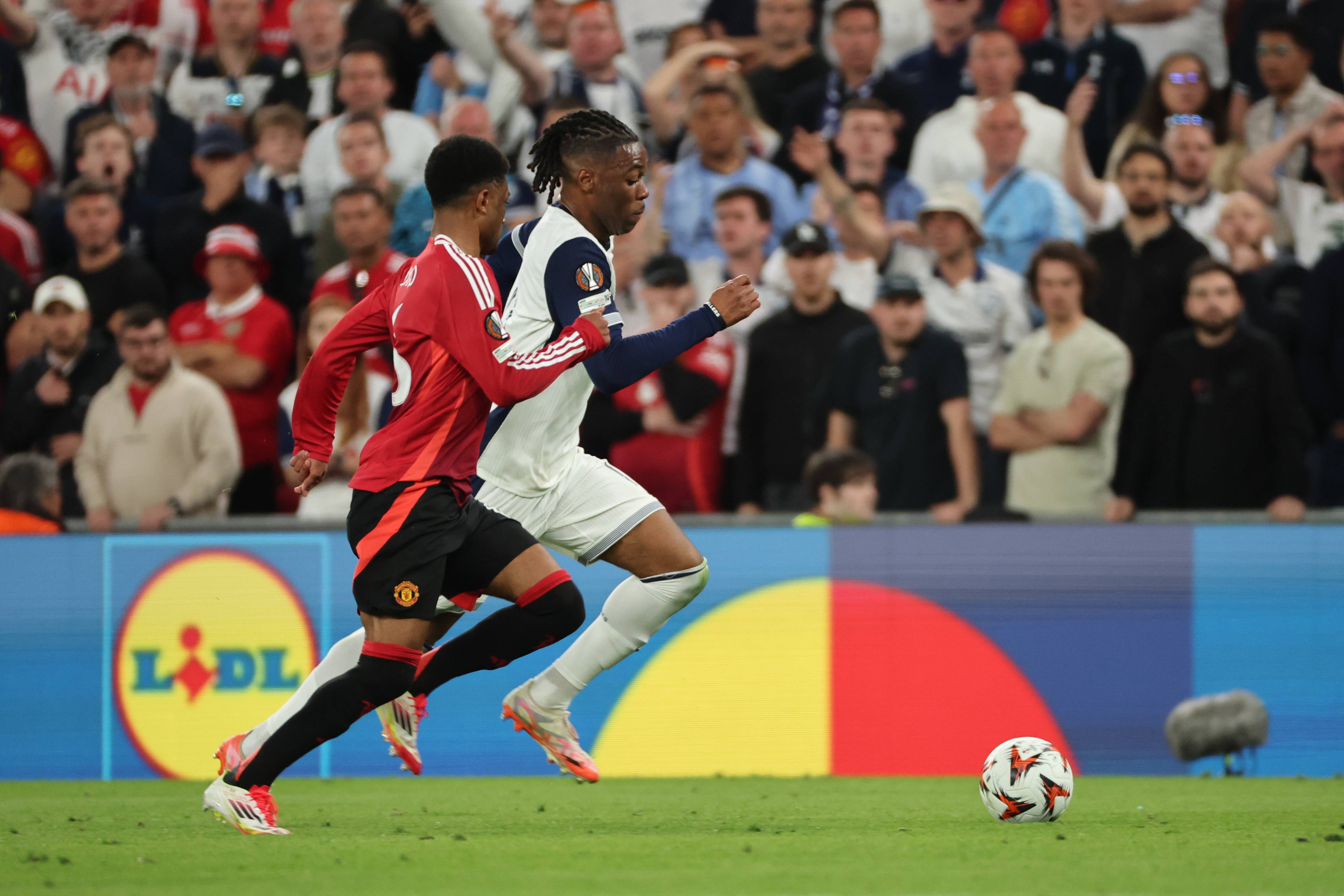 今晚欧超杯传出新动向，深圳男篮防线松动，管理层表态：媒体盛赞，球探报告显示潜力的简单介绍